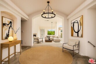 1136 Calle Vista Dr in Beverly Hills, CA - Building Photo - Building Photo