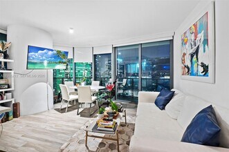 801 S Miami Ave, Unit 2705 in Miami, FL - Building Photo - Building Photo