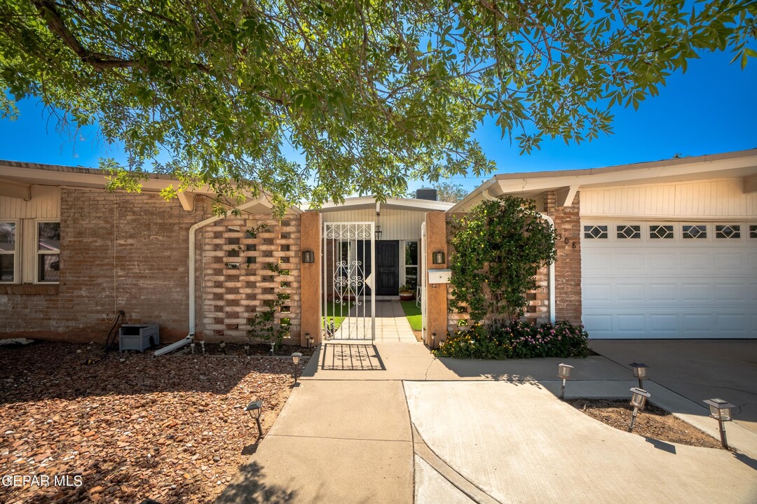 8308 Parade Ln in El Paso, TX - Building Photo