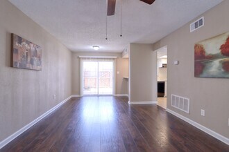 711 Harbour Town Dr in Lake Dallas, TX - Building Photo - Building Photo