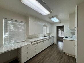 4112 43rd Ave in Sacramento, CA - Building Photo - Building Photo