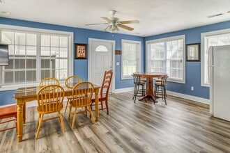 1087 Burcale Rd in Myrtle Beach, SC - Foto de edificio - Building Photo