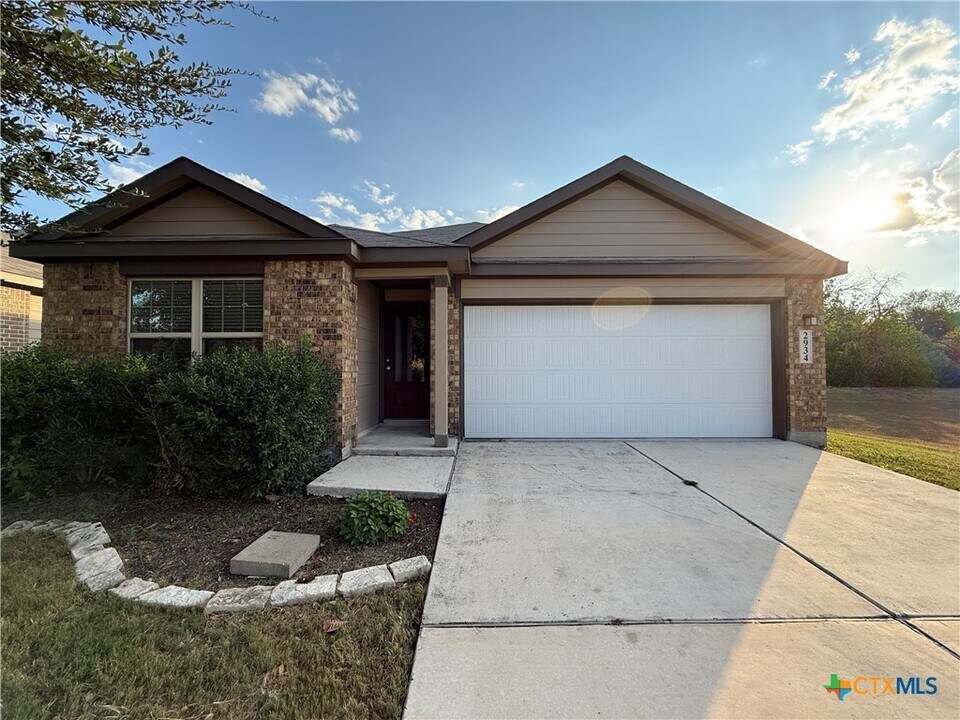 2934 Field Ridge in New Braunfels, TX - Foto de edificio