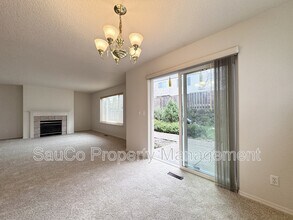 16933 NW Arizona Dr in Beaverton, OR - Building Photo - Building Photo