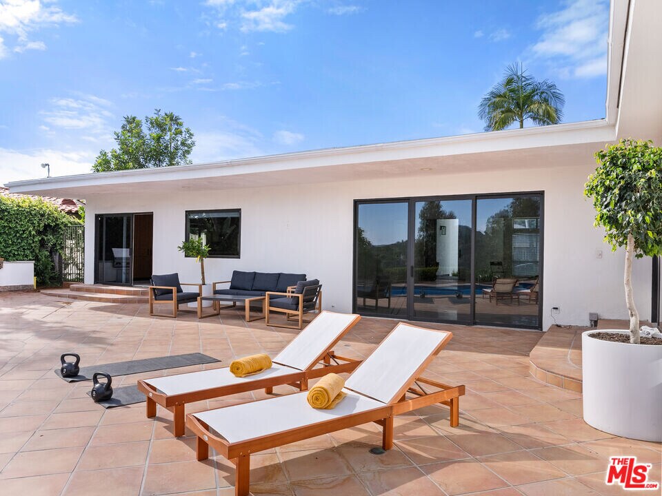 9606 Arby Dr in Beverly Hills, CA - Building Photo