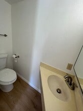 4940 Larkspur St in Las Vegas, NV - Foto de edificio - Building Photo