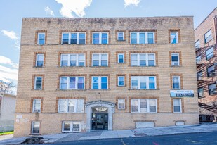 317 William St in East Orange, NJ - Building Photo