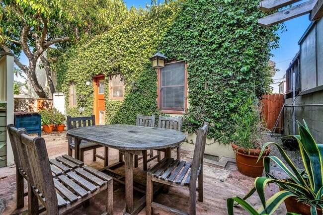 property at 660 Ocean Park Blvd