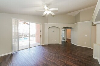 6757 Waterton Dr in Riverview, FL - Building Photo - Building Photo