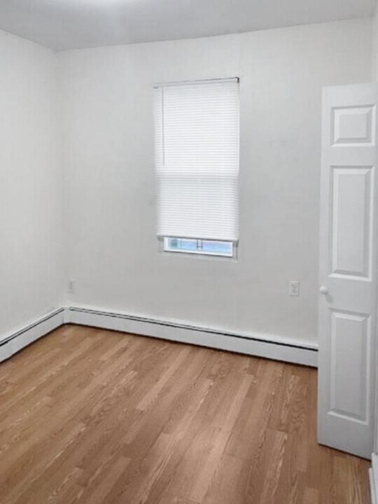 123-15 11th Ave in Queens, NY - Building Photo