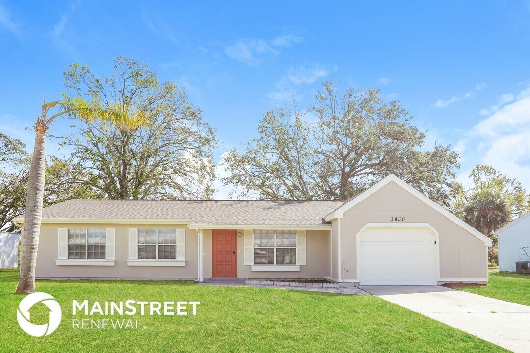 3850 Pan American Blvd in North Port, FL - Building Photo