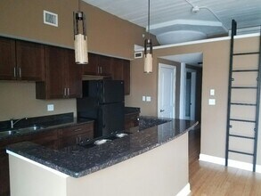 Lafayette Place Lofts in Pontiac, MI - Foto de edificio - Building Photo
