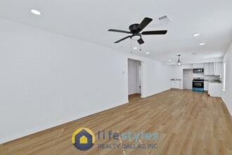 4015 Spring Ave in Dallas, TX - Foto de edificio - Building Photo