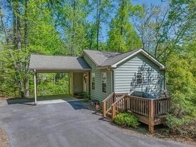 50 Glen Echo Cir in Saluda, NC - Building Photo