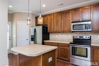 Room in Townhome on Keystone Park Dr in Morrisville, NC - Building Photo - Building Photo