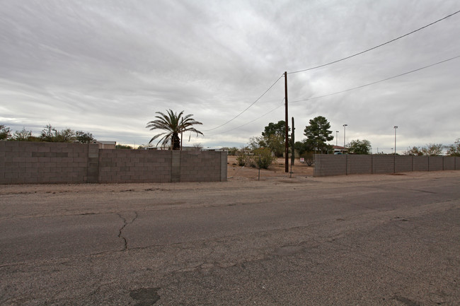 175 W Van Haren Ave in Florence, AZ - Foto de edificio - Building Photo
