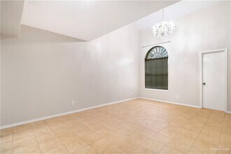 3113 S Casa Linda St in McAllen, TX - Building Photo - Building Photo