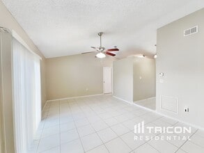2901 Bedford St in Deltona, FL - Building Photo - Building Photo