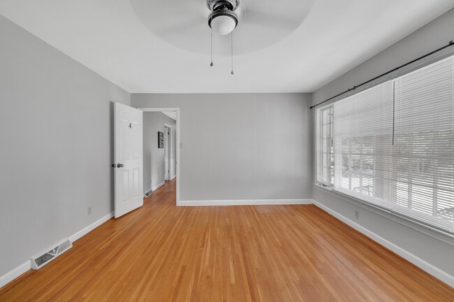 9021 Sharonbrook Dr in Charlotte, NC - Foto de edificio - Building Photo