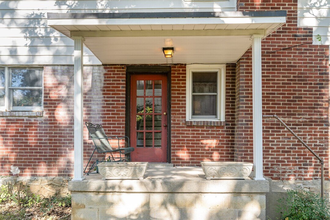 1718 Green Hills Dr in Nashville, TN - Building Photo