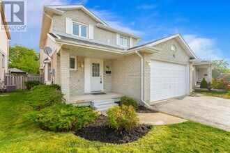 61 Mistywood Dr in Hamilton, ON - Building Photo - Building Photo