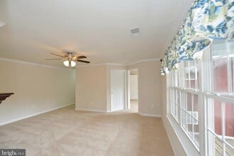 511 Constellation Sq SE, Unit E in Leesburg, VA - Building Photo - Building Photo