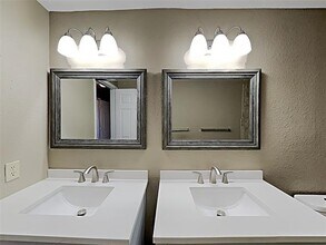 2560 Creekwood Ln in Fort Worth, TX - Building Photo - Building Photo