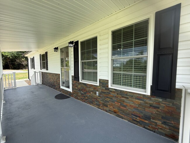 3580 Stone Dam Rd in Chuckey, TN - Building Photo - Building Photo