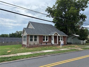 107 Johnson St in Cartersville, GA - Building Photo - Building Photo