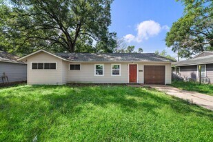 5814 Westover St in Houston, TX - Building Photo