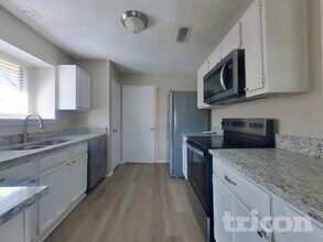 2645 Danberry Ln in Grand Prairie, TX - Foto de edificio - Building Photo