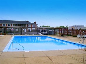 1100 Erie Ave, Unit 501 in Evansville, IN - Building Photo - Building Photo