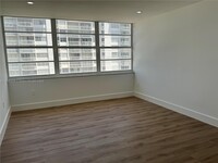 18031 Biscayne Blvd, Unit 140 in Aventura, FL - Building Photo - Building Photo