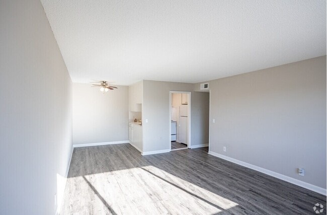 1005 Hickory Hill Ln