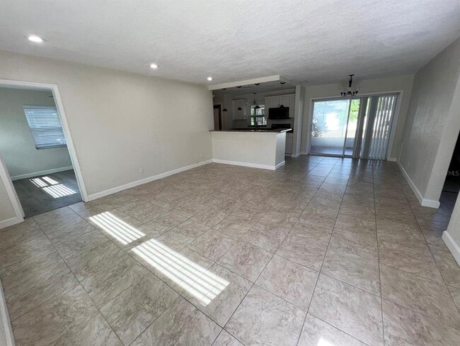 5535 24th Ave N in St. Petersburg, FL - Building Photo - Building Photo