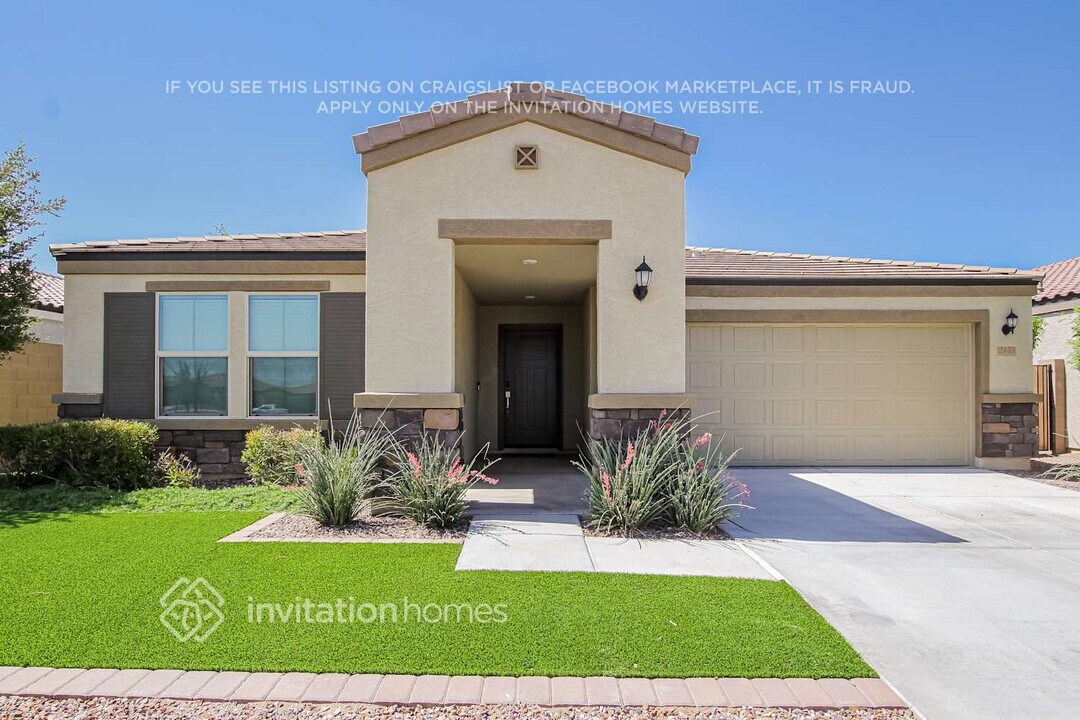 2433 W Jessica Ln in Phoenix, AZ - Building Photo