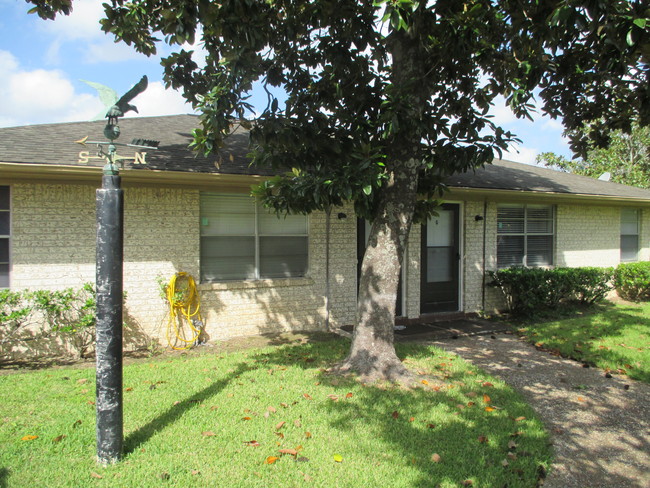 601 Smith Ave in Pasadena, TX - Building Photo - Building Photo