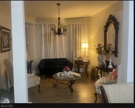 14 N 10th St, Unit 1 in Paterson, NJ - Foto de edificio - Building Photo