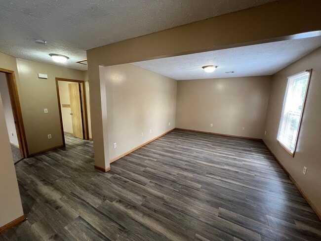 222-222 W Home St in Junction City, KS - Building Photo - Building Photo