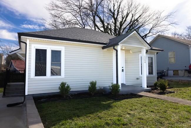 1154 E College St in Clarksville, TN - Building Photo - Building Photo