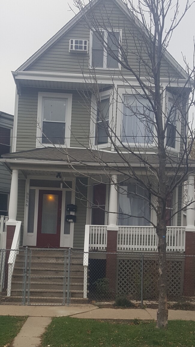 3556 W Medill Ave, Unit 2