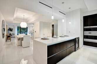 3030 N Ocean Blvd in Fort Lauderdale, FL - Foto de edificio - Building Photo