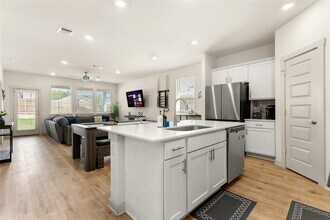 10513 Defender Trl in Austin, TX - Building Photo - Building Photo