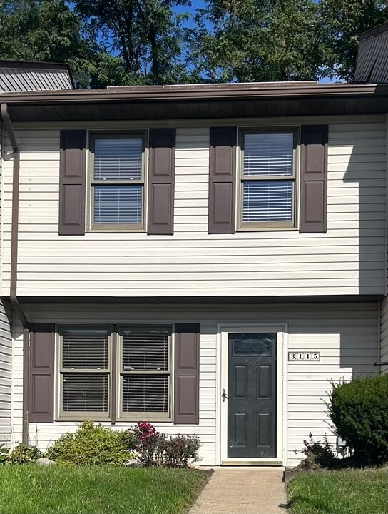 3115 School Pl in Finleyville, PA - Building Photo