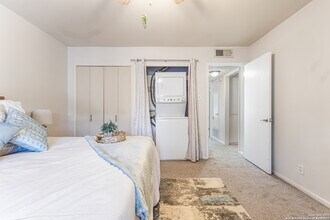 6718 Callaghan Rd in San Antonio, TX - Building Photo - Building Photo