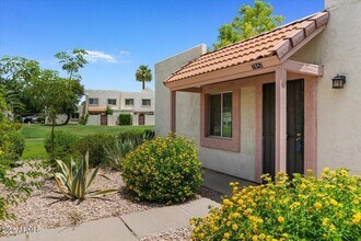 7842 E Rovey Ave in Scottsdale, AZ - Building Photo - Building Photo