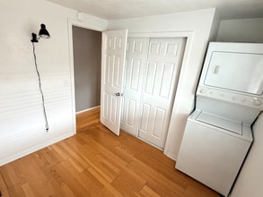 220 E Home St, Unit A in Oakley, CA - Foto de edificio - Building Photo