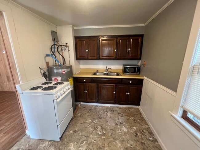 5100 Woolsey St in Norfolk, VA - Building Photo - Building Photo