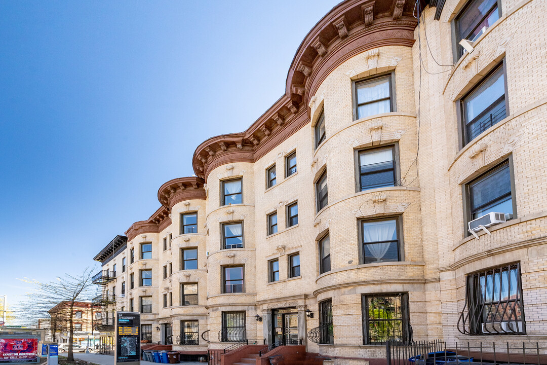 171 Rogers Avenue in Brooklyn, NY - Foto de edificio