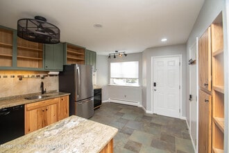 200 Sterling Pl in Highland, NY - Building Photo - Building Photo